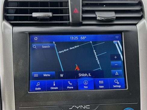 Used 2020 Ford Fusion SE FWD image 13