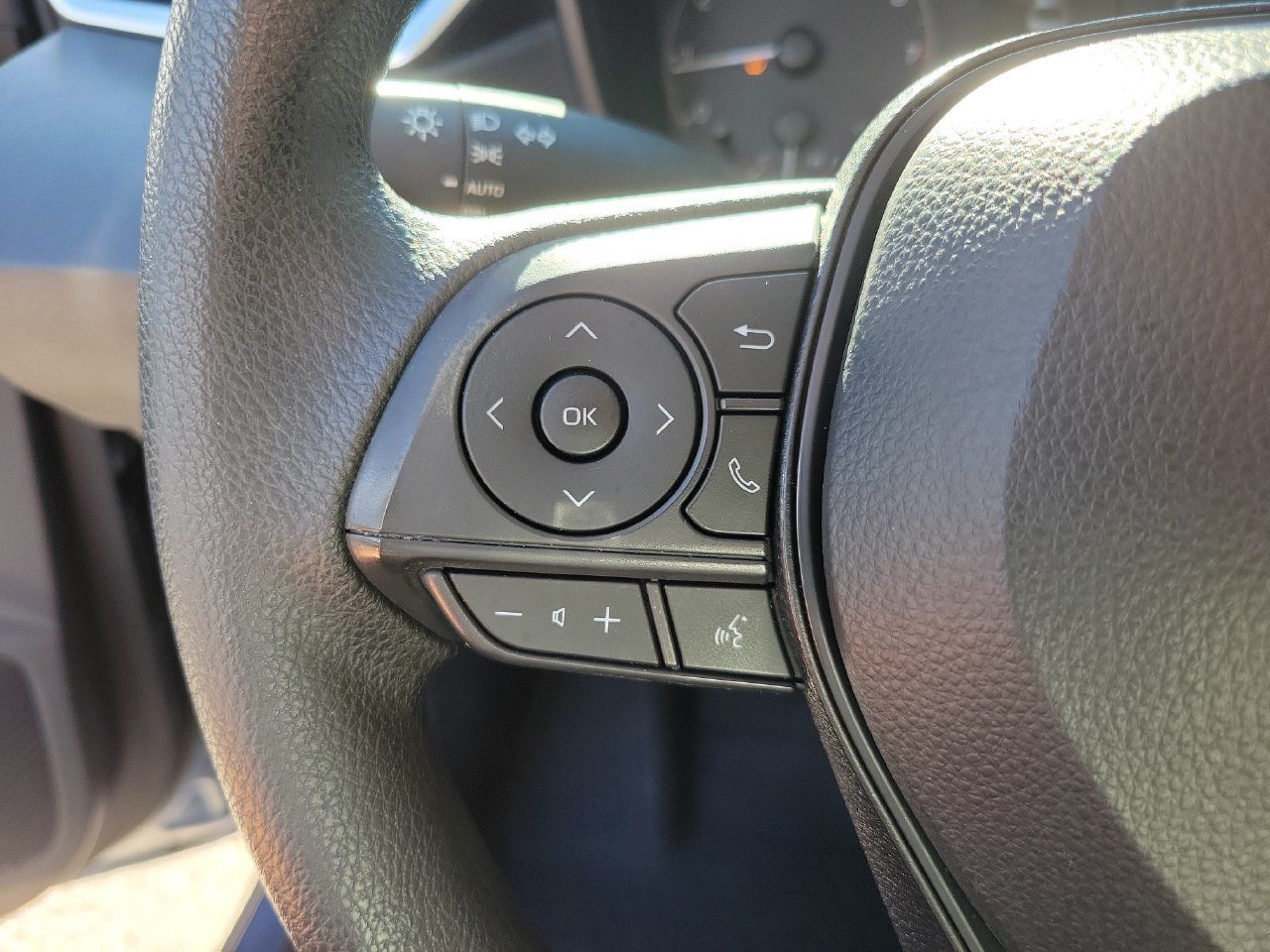 Used 2023 Toyota Corolla LE FWD image 19