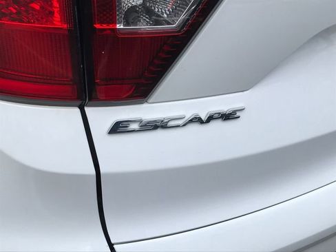 Used 2019 Ford Escape SEL AWD/4WD image 12