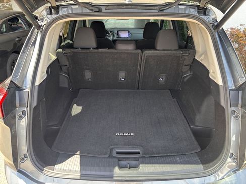 Used 2025 Nissan Rogue SV AWD/4WD image 33