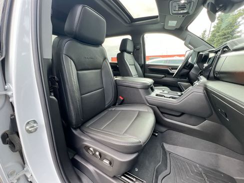 Used 2024 GMC Sierra 3500 Denali AWD/4WD image 28