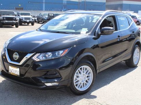 Used 2021 Nissan Rogue Sport SV image 12