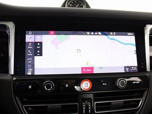 Used 2025 Porsche Macan image 14