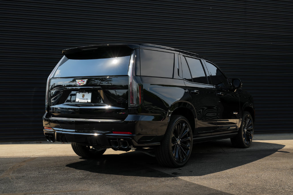 Used 2026 Cadillac Escalade V AWD/4WD image 14