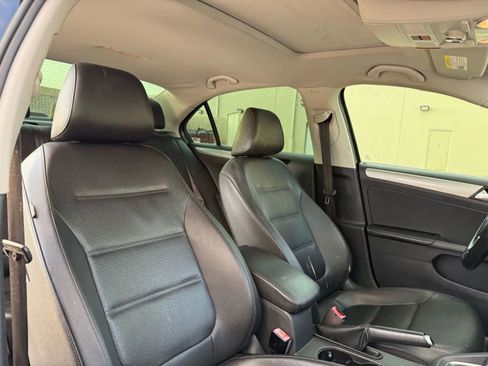 Used 2017 Volkswagen Jetta SE image 17