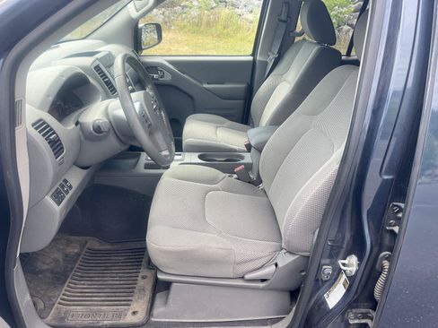 Used 2019 Nissan Frontier SV w/ Value Truck Package AWD/4WD image 12