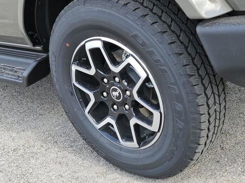 New 2025 Ford Bronco Outer Banks image 9