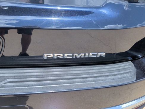 Used 2023 Chevrolet Suburban Premier AWD/4WD image 50