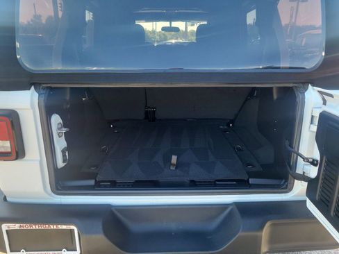 Used 2022 Jeep Wrangler Unlimited Sport AWD/4WD image 8