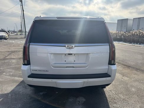 Used 2018 Cadillac Escalade Luxury w/ LPO, Radiant Package image 6