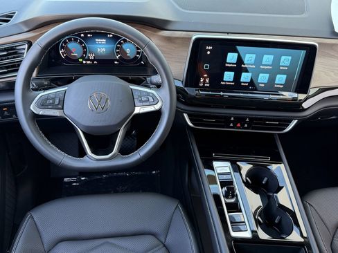 New 2026 Volkswagen Atlas SE image 11