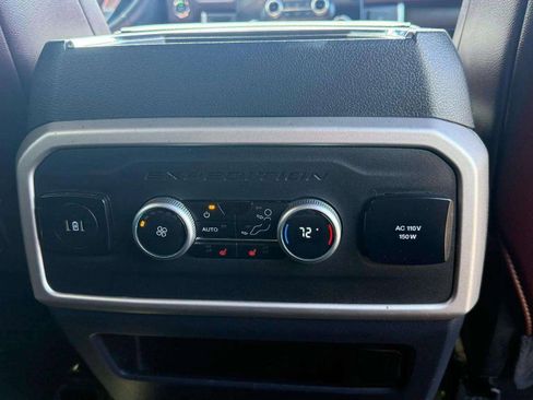 Used 2024 Ford Expedition Limited image 23