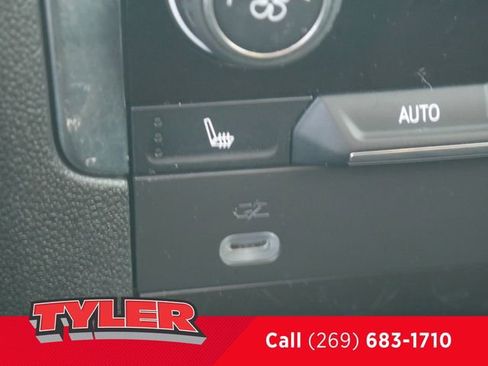 Used 2021 Chevrolet Suburban Premier w/ Premium Package AWD/4WD image 51