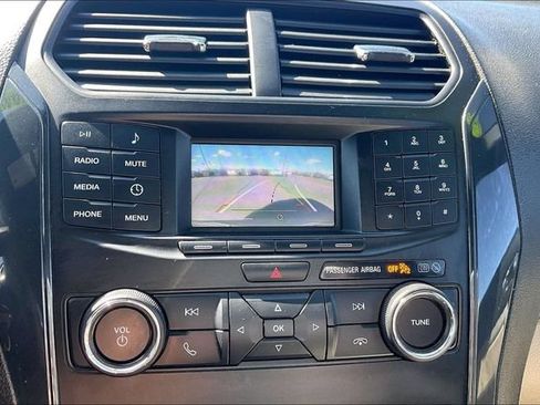 Used 2018 Ford Explorer 4WD image 23