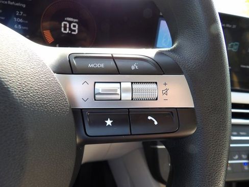 Used 2025 Hyundai Tucson SE FWD image 16