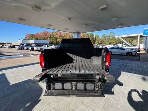 Used 2025 GMC Sierra 1500 SLT w/ SLT Premium Plus Package image 11