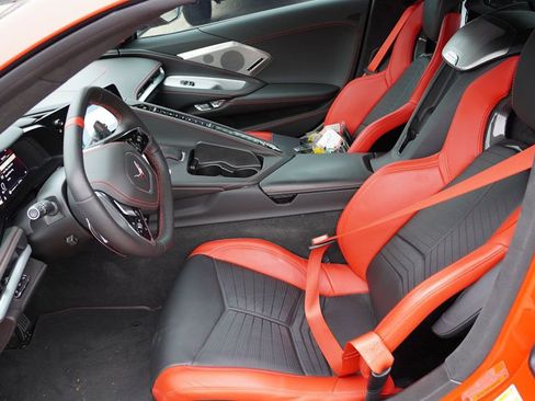 Used 2024 Chevrolet Corvette Stingray Premium Cpe w/ Z51 Performance Package image 16