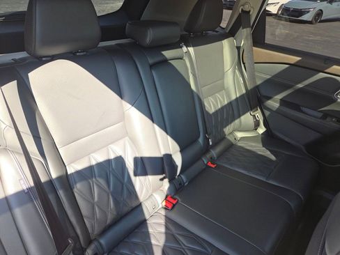 Used 2023 Nissan Rogue Platinum w/ Platinum Premium Package AWD/4WD image 35