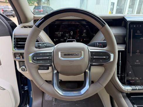New 2026 GMC Yukon XL Denali w/ Denali Reserve Package AWD/4WD image 13