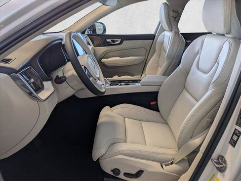 New 2026 Volvo XC60 B5 Ultra w/ Climate Package AWD/4WD image 4
