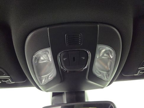 New 2026 Jeep Compass Latitude image 19