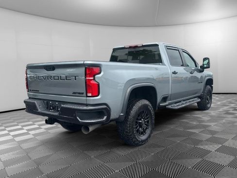 Used 2024 Chevrolet Silverado 2500 ZR2 w/ Technology Package AWD/4WD image 4