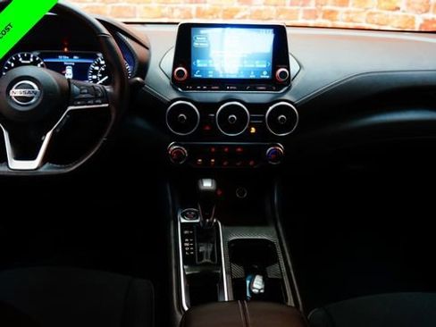 Certified 2022 Nissan Sentra SV FWD image 11