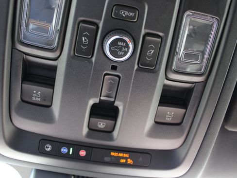 Used 2025 Chevrolet Tahoe High Country AWD/4WD image 27
