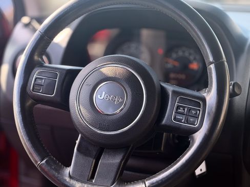 Used 2016 Jeep Patriot High Altitude FWD image 21