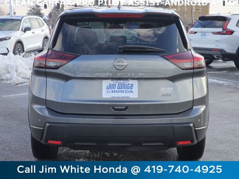 Used 2025 Nissan Rogue SV image 16