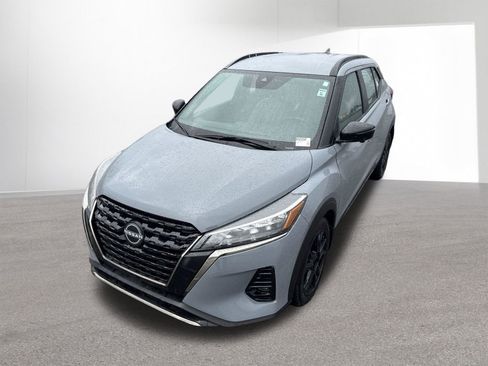 Used 2023 Nissan Kicks SR w/ SR Premium Package FWD image 36
