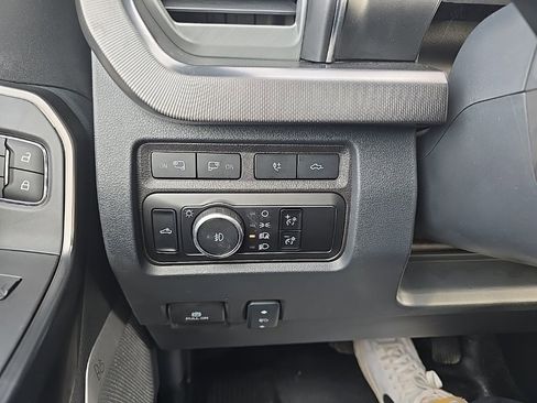 Used 2024 Ford F250 Platinum w/ FX4 Off-Road Package image 18