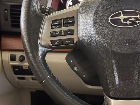 Used 2014 Subaru Outback 2.5i Limited w/ Moonroof Package AWD/4WD image 34