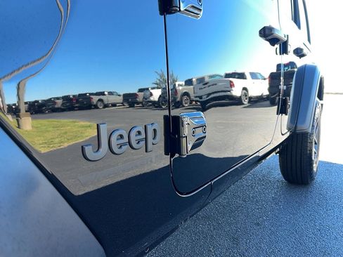 Used 2024 Jeep Wrangler Sport S image 11