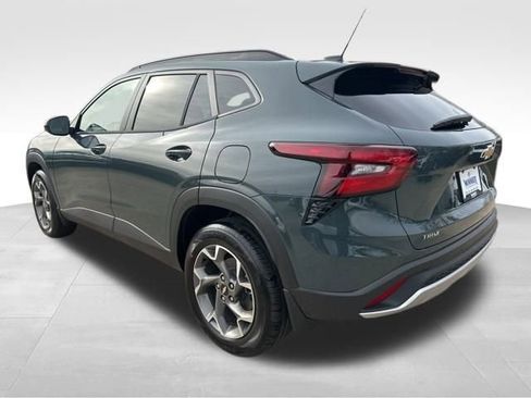 New 2026 Chevrolet Trax LT w/ Sunroof Package image 3