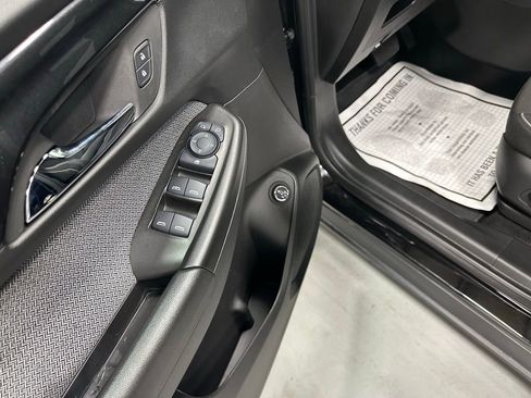 Used 2024 Chevrolet TrailBlazer LT w/ Convenience Package AWD/4WD image 9