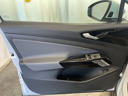 Used 2021 Volkswagen ID.4 Pro S w/ Gradient Package image 9