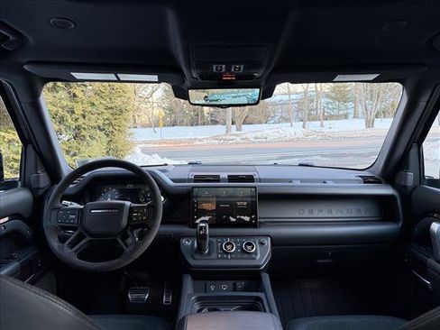 Certified 2022 Land Rover Defender 110 V8 image 14