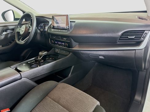 Used 2023 Nissan Rogue SV image 30