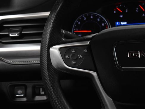 Used 2023 GMC Acadia SLE w/ Driver Convenience Package FWD image 10