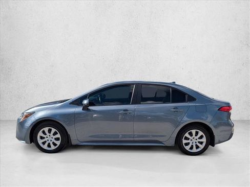 Used 2025 Toyota Corolla LE FWD image 9