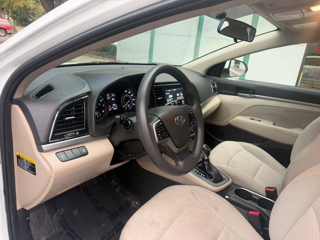 Used 2017 Hyundai Elantra SE FWD image 20