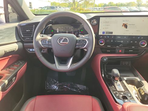 Used 2025 Lexus NX 250 FWD w/ Premium Package image 10