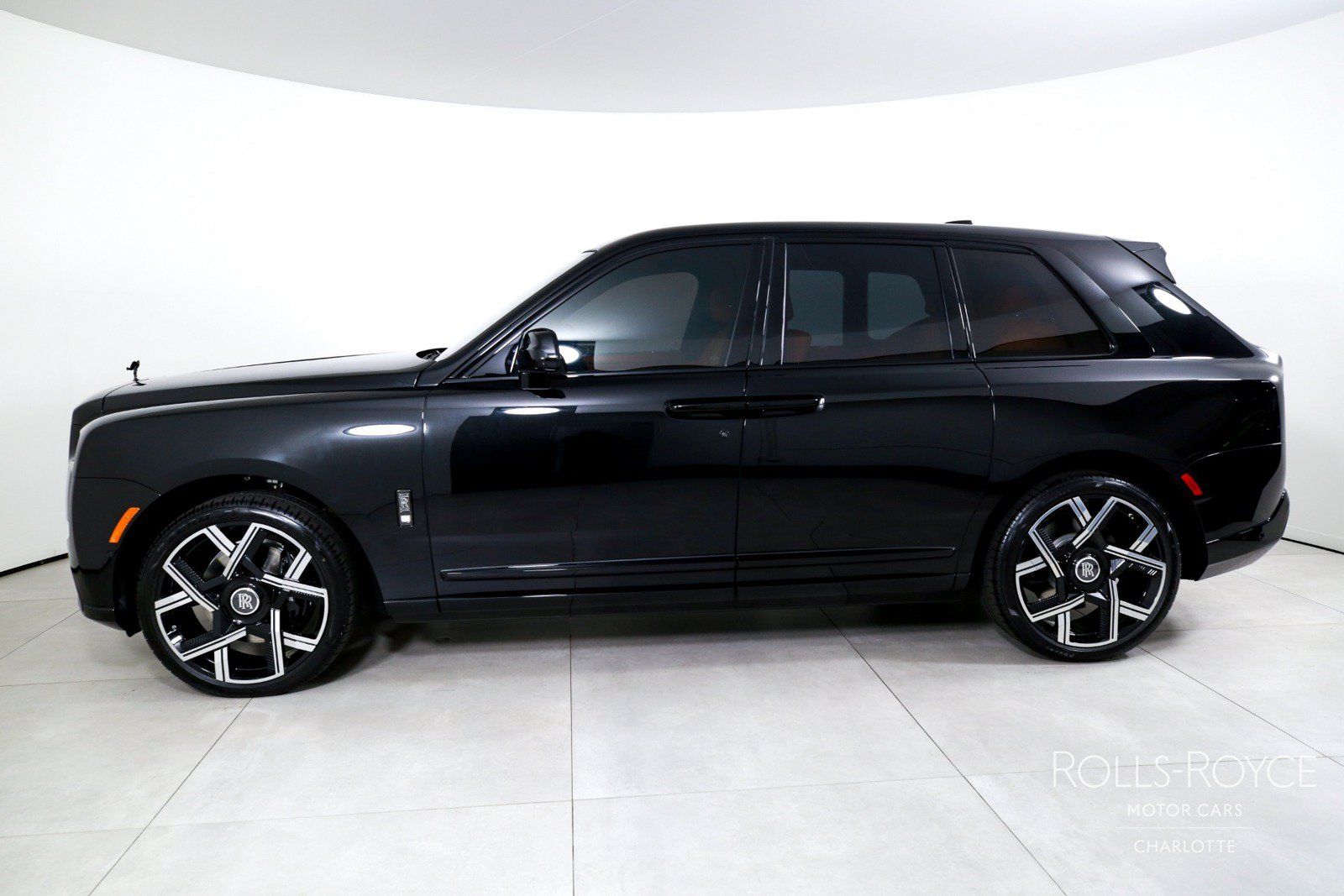 New 2027 Rolls-Royce Cullinan Black Badge AWD/4WD image 3