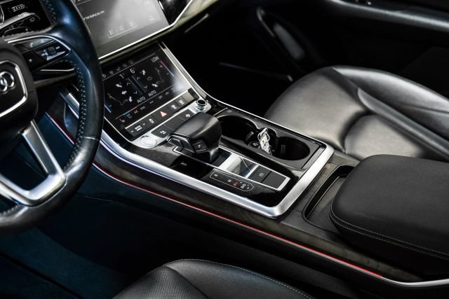 Used 2019 Audi Q8 Premium Plus w/ Premium Plus AWD/4WD image 28
