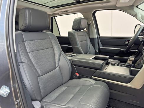 Used 2023 Toyota Sequoia Limited AWD/4WD image 39