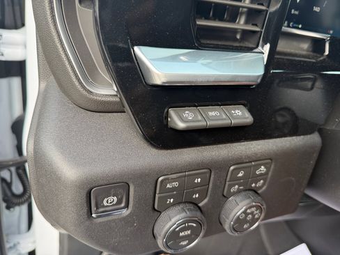 New 2026 Chevrolet Silverado 1500 High Country w/ High Country Premium Package AWD/4WD image 21
