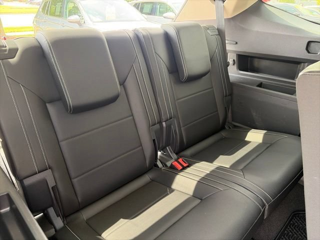 Used 2023 Volkswagen Atlas SE w/ Black Wheel Package AWD/4WD image 7