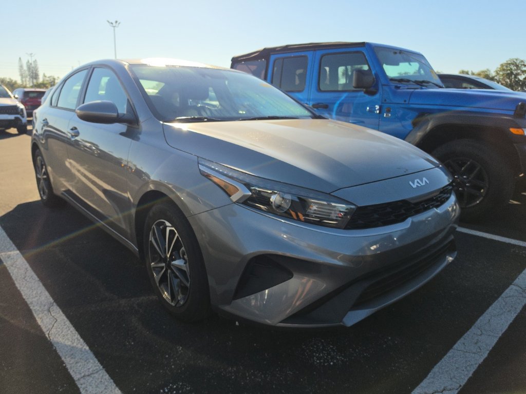 Certified 2024 Kia Forte LXS FWD image 3