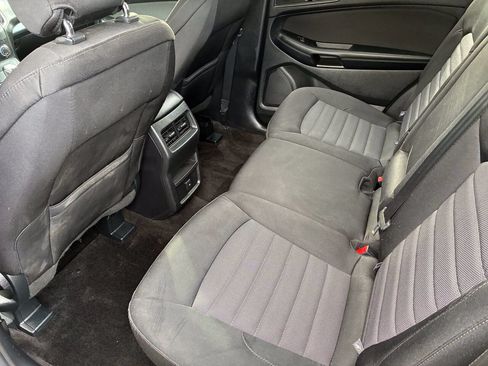 Used 2016 Ford Edge SE FWD image 16